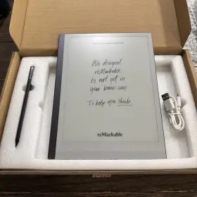 2amk2-rm110 Remarkable 2 Paper Tablet Rm110 With Black Pen And Gently Used Excellent Condition 2amk2-rm110 Remarkable 2 Paper Tablet Rm110 With Black Pen And Gently Used Excellent Condition