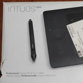 Wacom 201803150012 Intuos Pro Graphics Tablet Professional Creative Pen And Touch