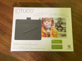Wacom 753218989284 Intuos Digital Drawing Tablet With Pen - Black