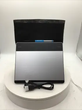 Cth-480 Wacom Cth-480/s Intuos Pen And Touch Small Drawing Graphic Tablet Untested Read