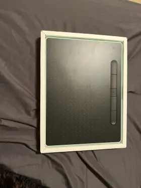 Ctl4100wle0 Wacom Intuos Wireless Graphics Drawing Tablet Used With A Broken Box