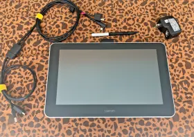 Wacom Dtc133w0a One Digital Drawing Tablet With 13.3 Inch Screen Graphics Used