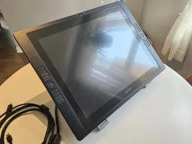 Dtk-2100 Wacom Cintiq 21ux Pressure Sensitive Tablet With Digital Pen Complete