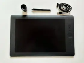 Pth-851 Wacom Intuos Pro Large Pen Drawing Tablet Excellent Condition With Pth-851 Wacom Intuos Pro Large Pen Drawing Tablet Excellent Condition With