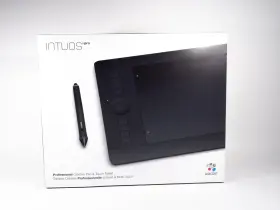 Ack-40401 Wacom Pth651 Pth-651 Intuos Pro Medium Pen And Touch Tablet With Wireless Kit
